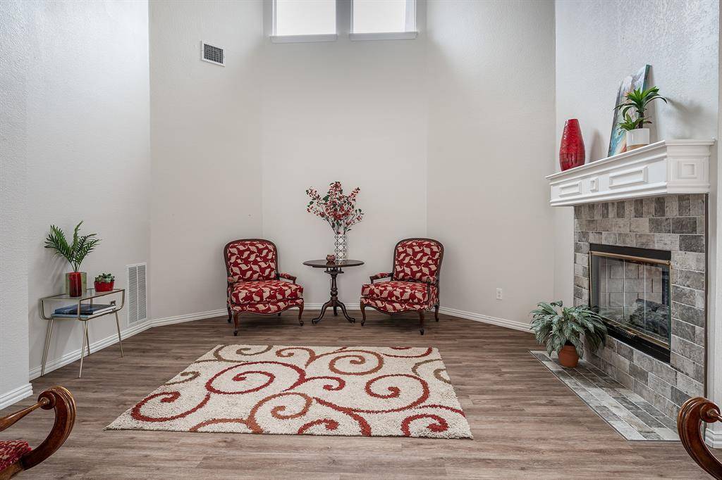 7712 Lakecrest Circle, Irving, TX 75063