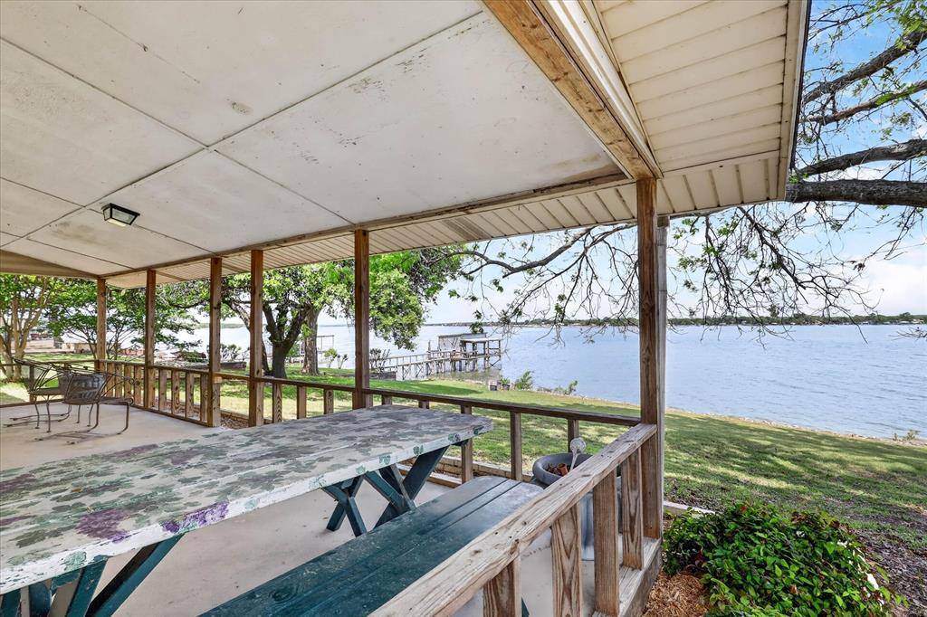 11740 East Court, Azle, TX 76020