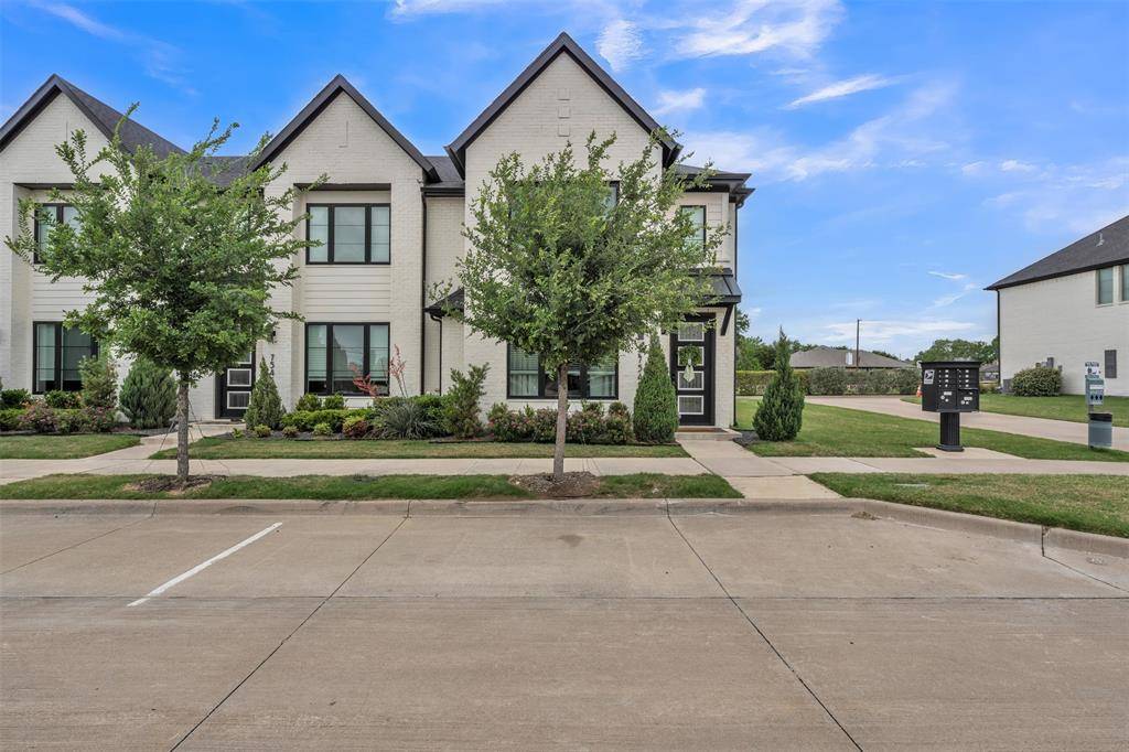 7549 Reis Lane, North Richland Hills, TX 76182