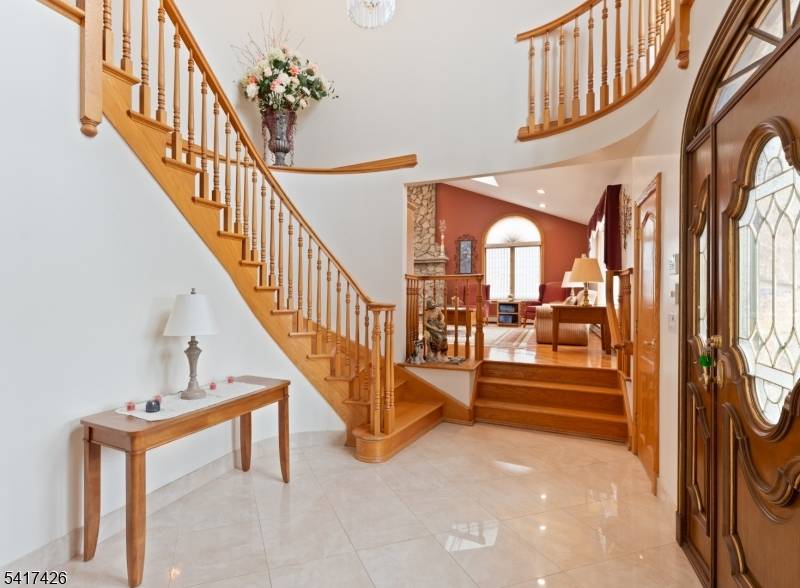 512 Van Bussum Ave, Garfield City, NJ 07026