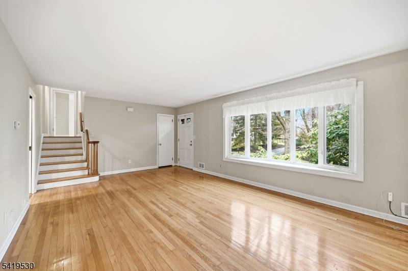 4 Briarcliff Rd, Morris Plains Boro, NJ 07950