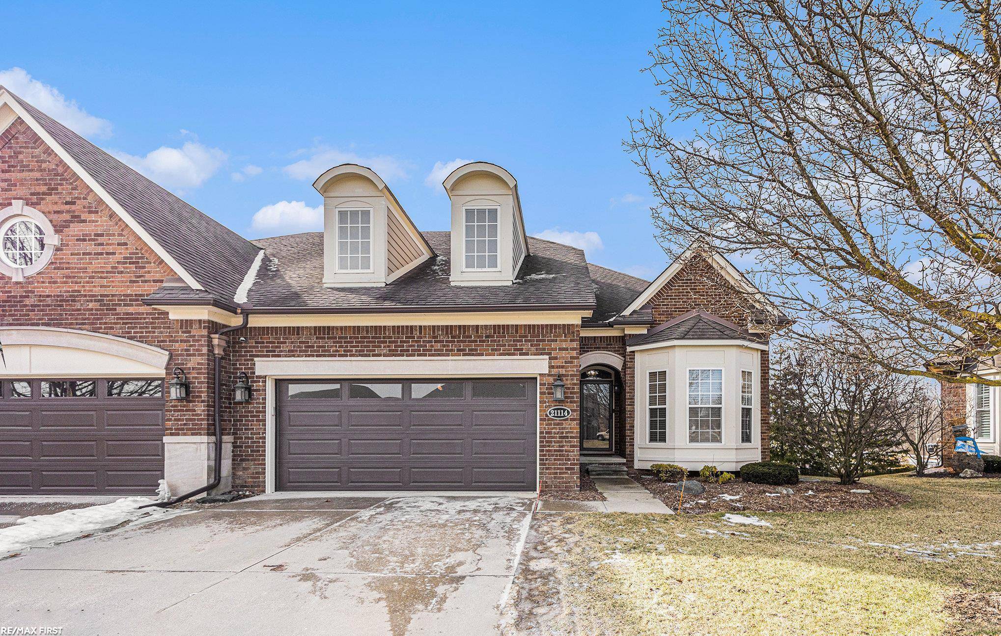 21114 Lilac LN, Clinton Twp, MI 48036