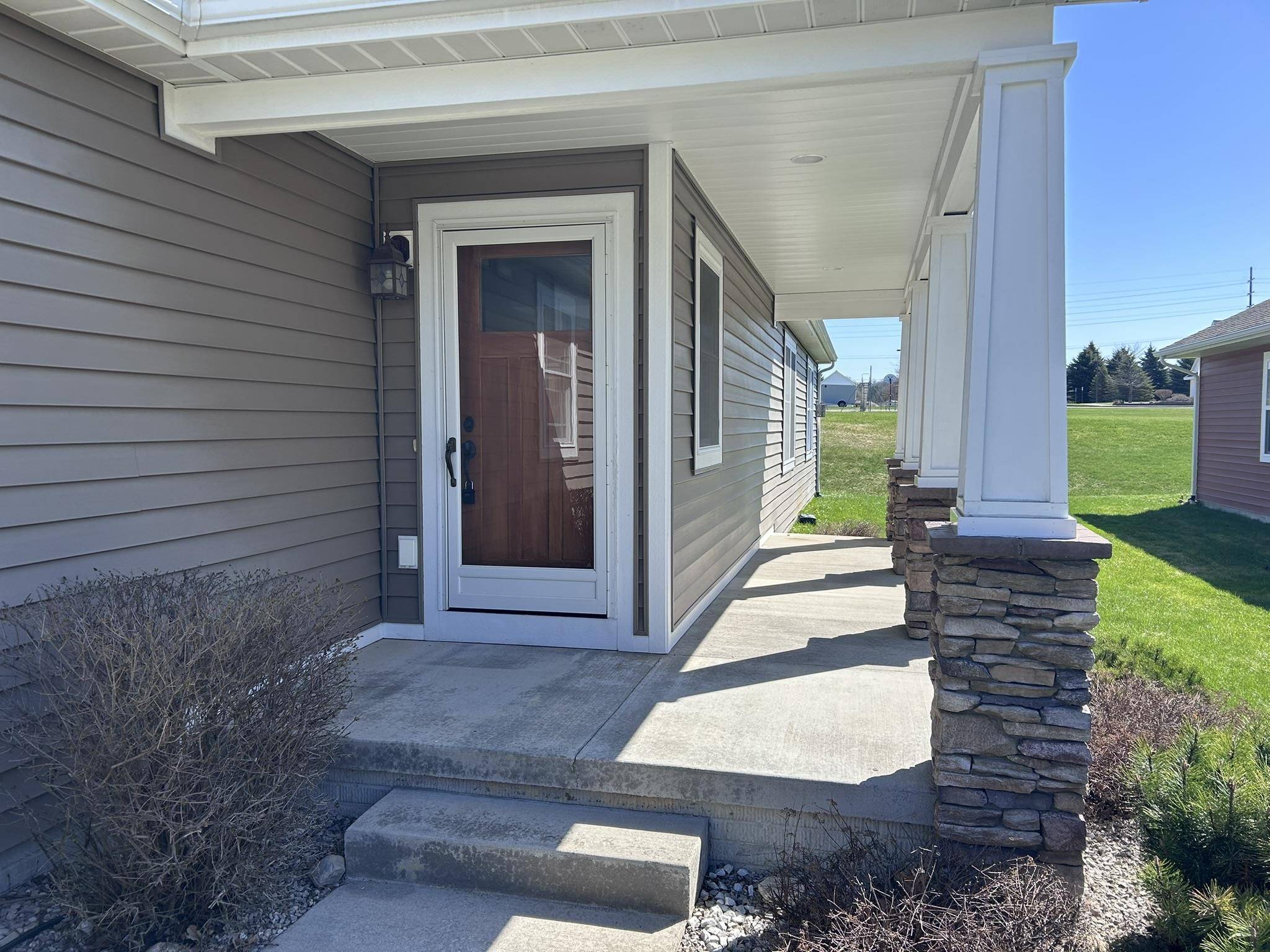 2096 Chrystal Ridge DR, East Bay Twp, MI 49686