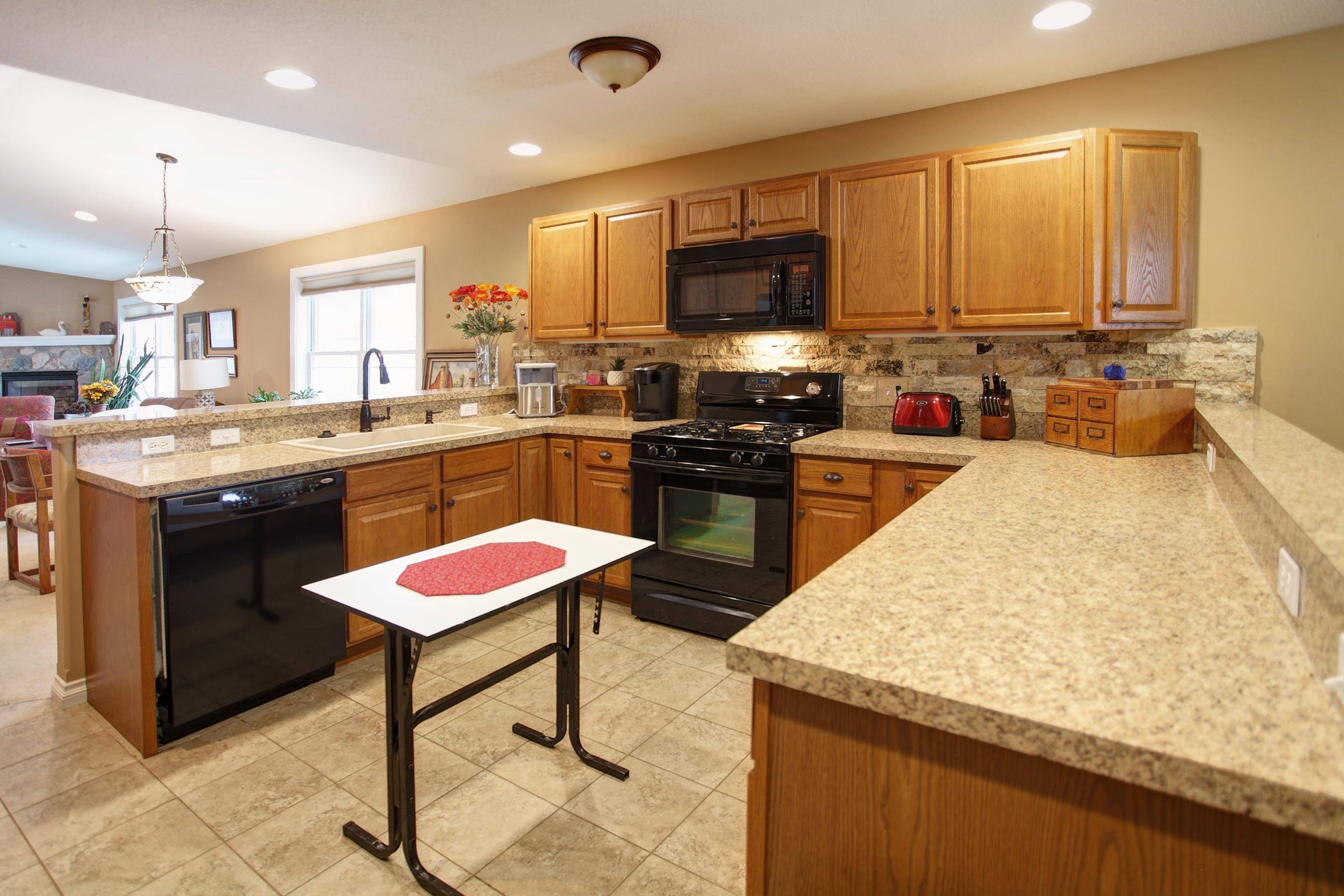 2096 Chrystal Ridge DR, East Bay Twp, MI 49686