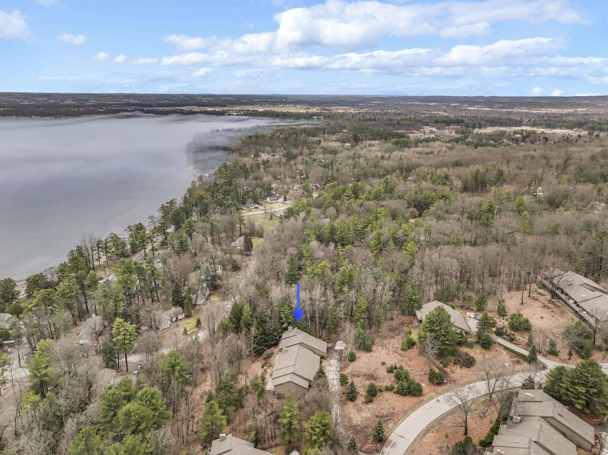 6179 Red Fox RUN, Peninsula Twp, MI 49686