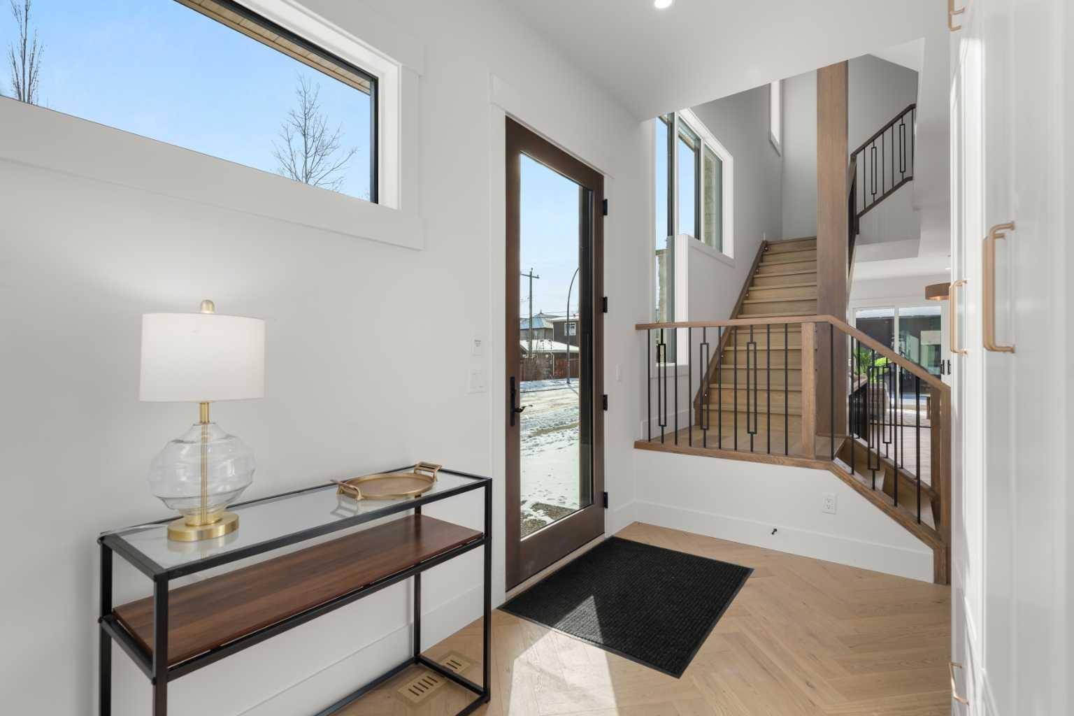 2401 4 AVE NW, Calgary, AB T2N 0P3