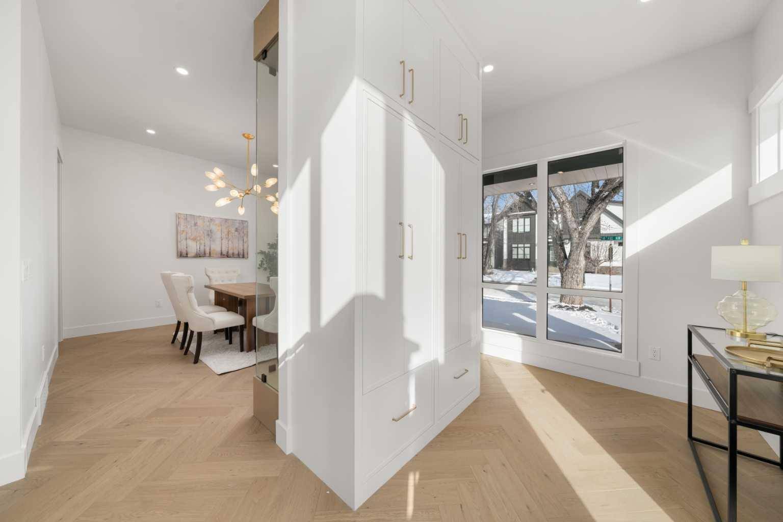 2401 4 AVE NW, Calgary, AB T2N 0P3