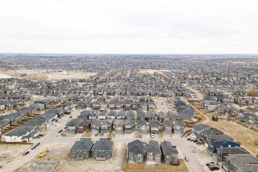 106 Baysprings GDNS SW, Airdrie, AB T4B5C6