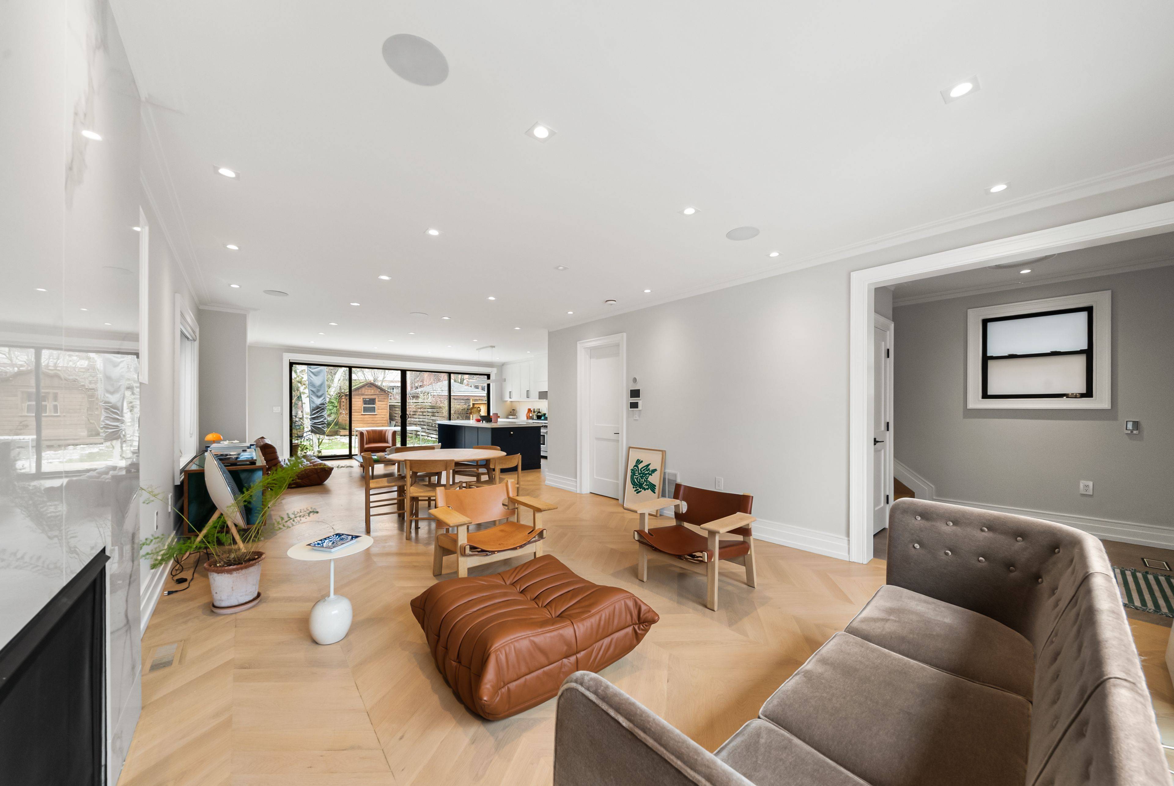 26 Carey RD, Toronto C10, ON M4S 1N8