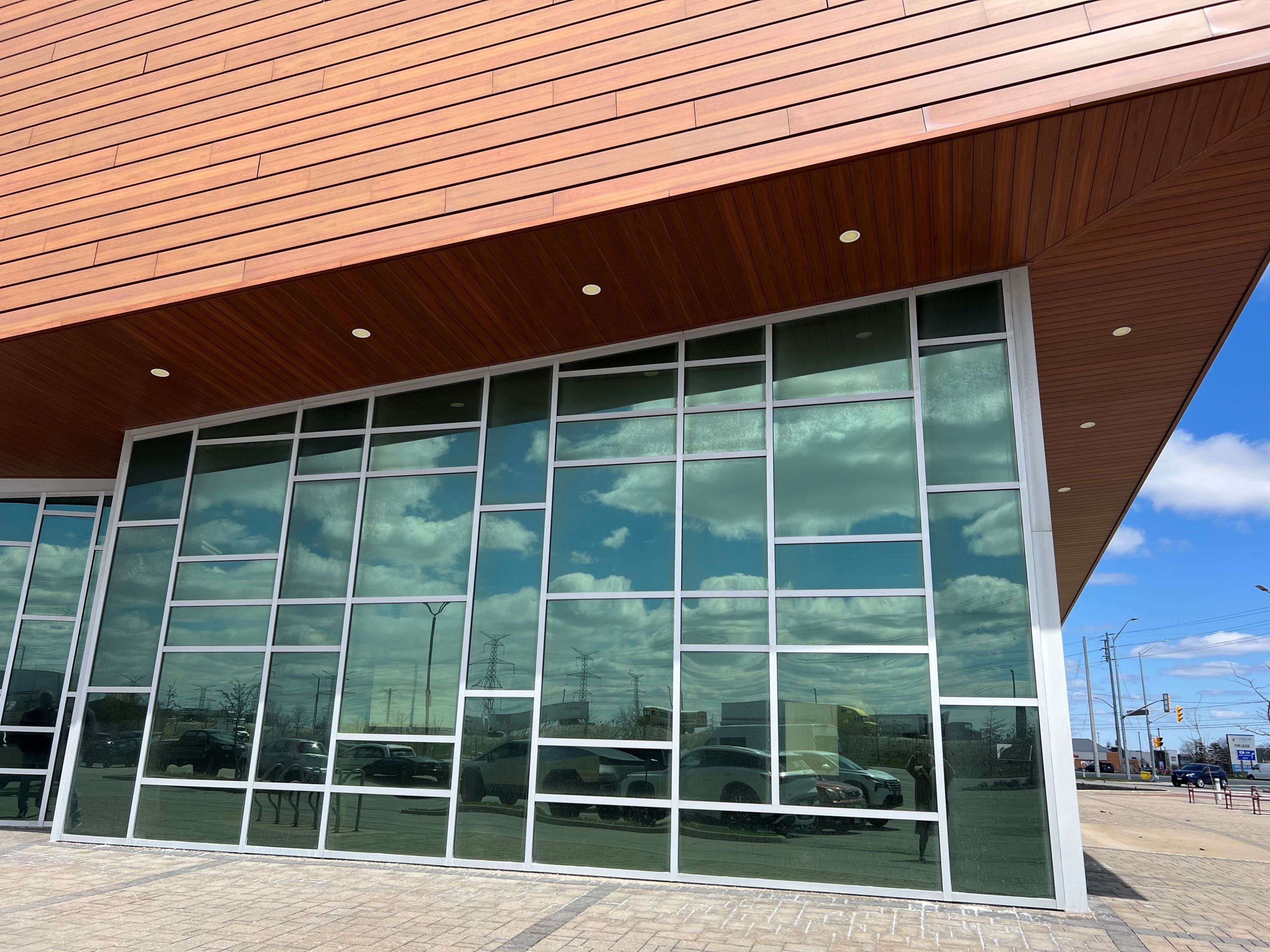 7250 Keele ST #412-413, Vaughan, ON L4K 1Z8