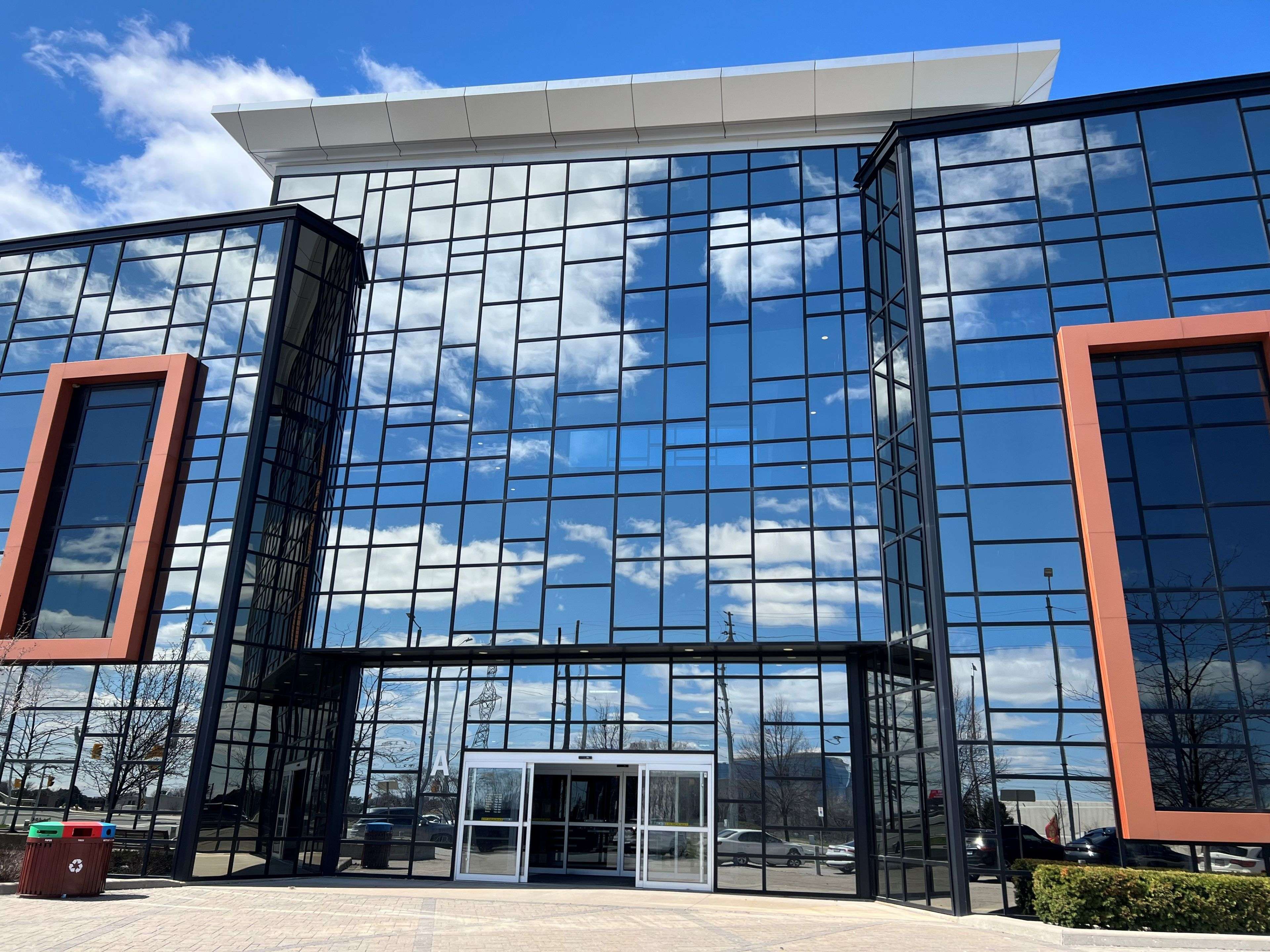 7250 Keele ST #412-413, Vaughan, ON L4K 1Z8