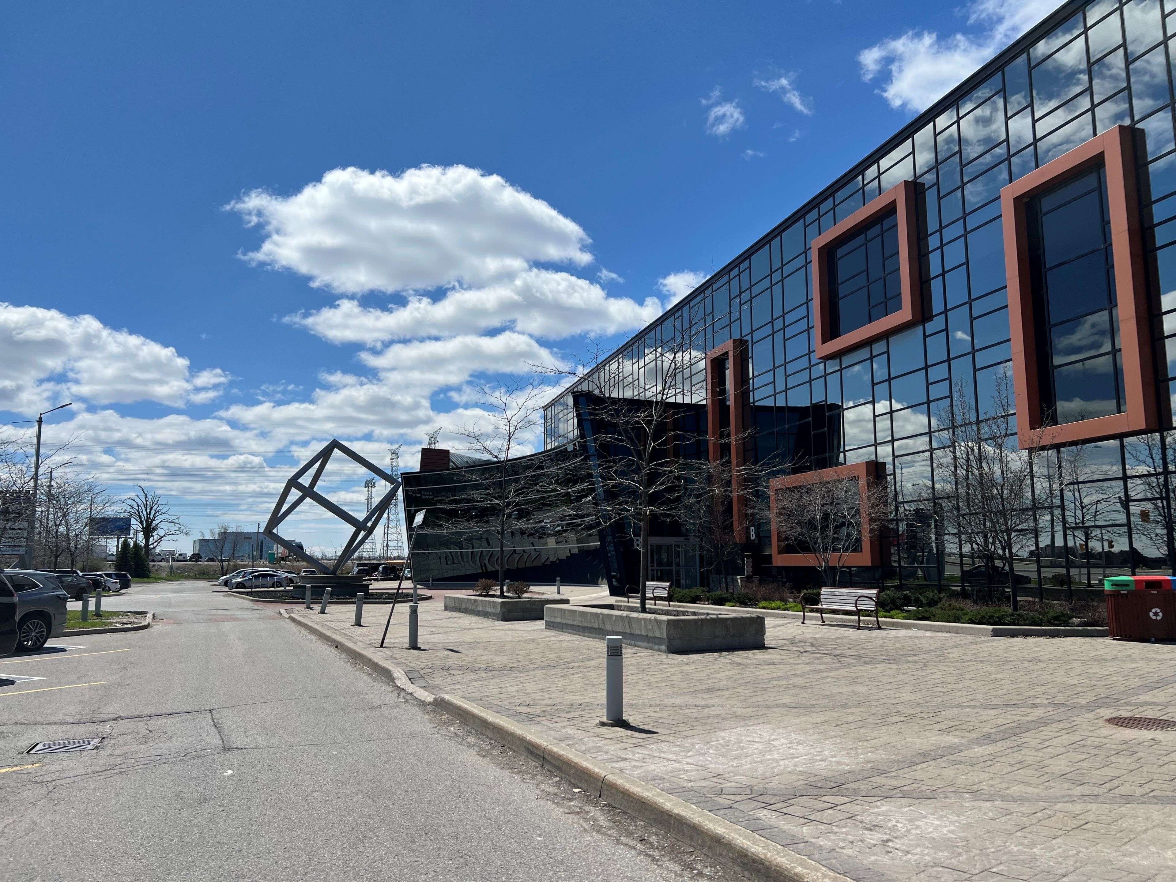 7250 Keele ST #412-413, Vaughan, ON L4K 1Z8