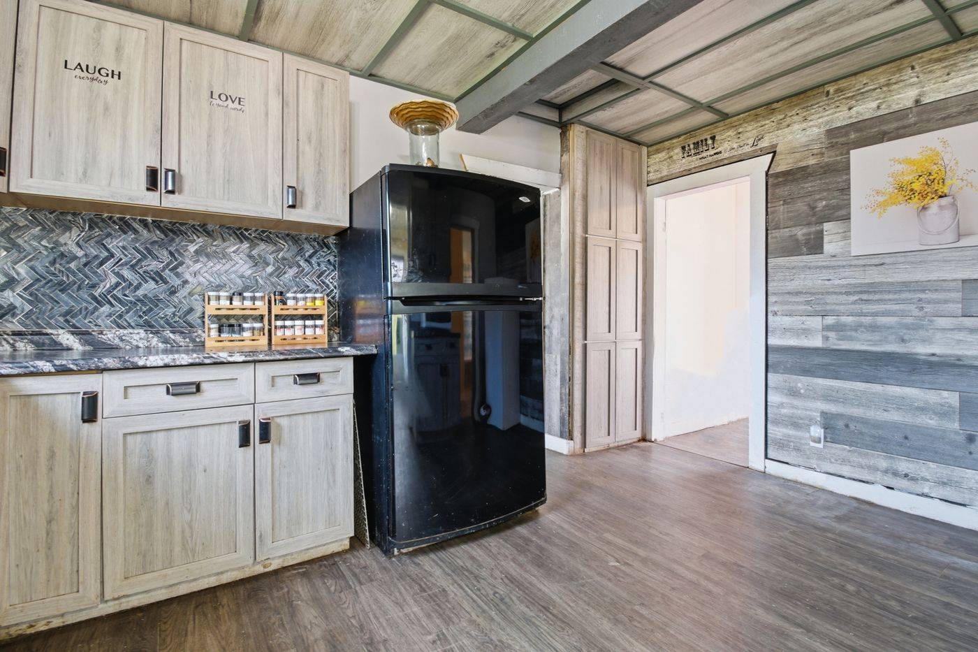 529 Rosehill RD, Fort Erie, ON L2A 5M4