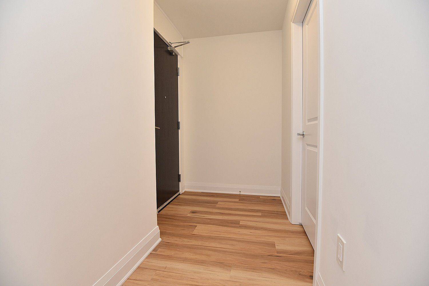 1936 Rymal RD #211, Hamilton, ON L0R 1P0