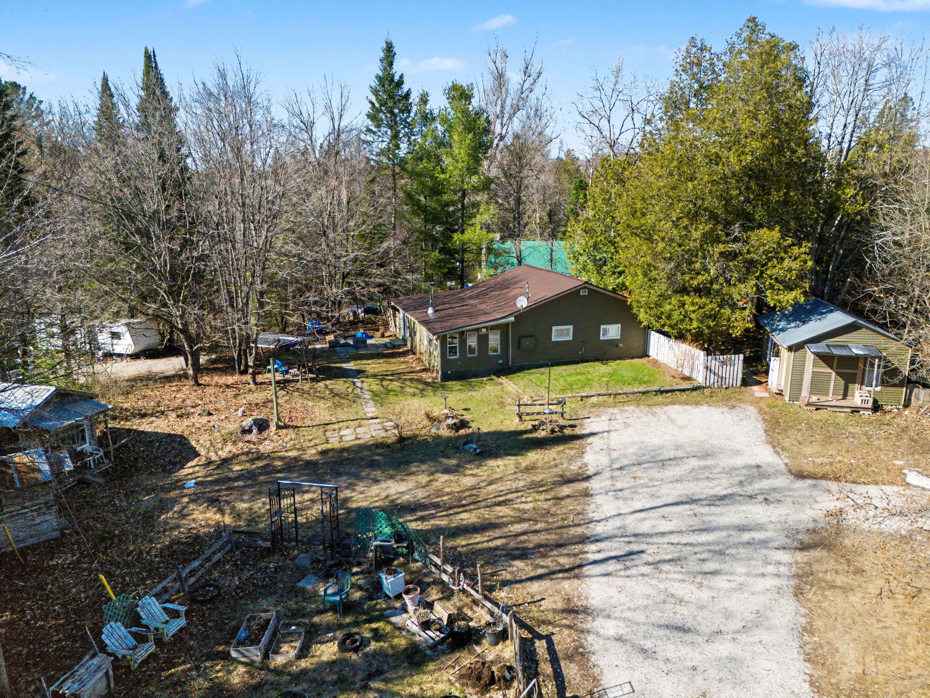 176 Clyde LN, Lanark Highlands, ON K0G 1K0