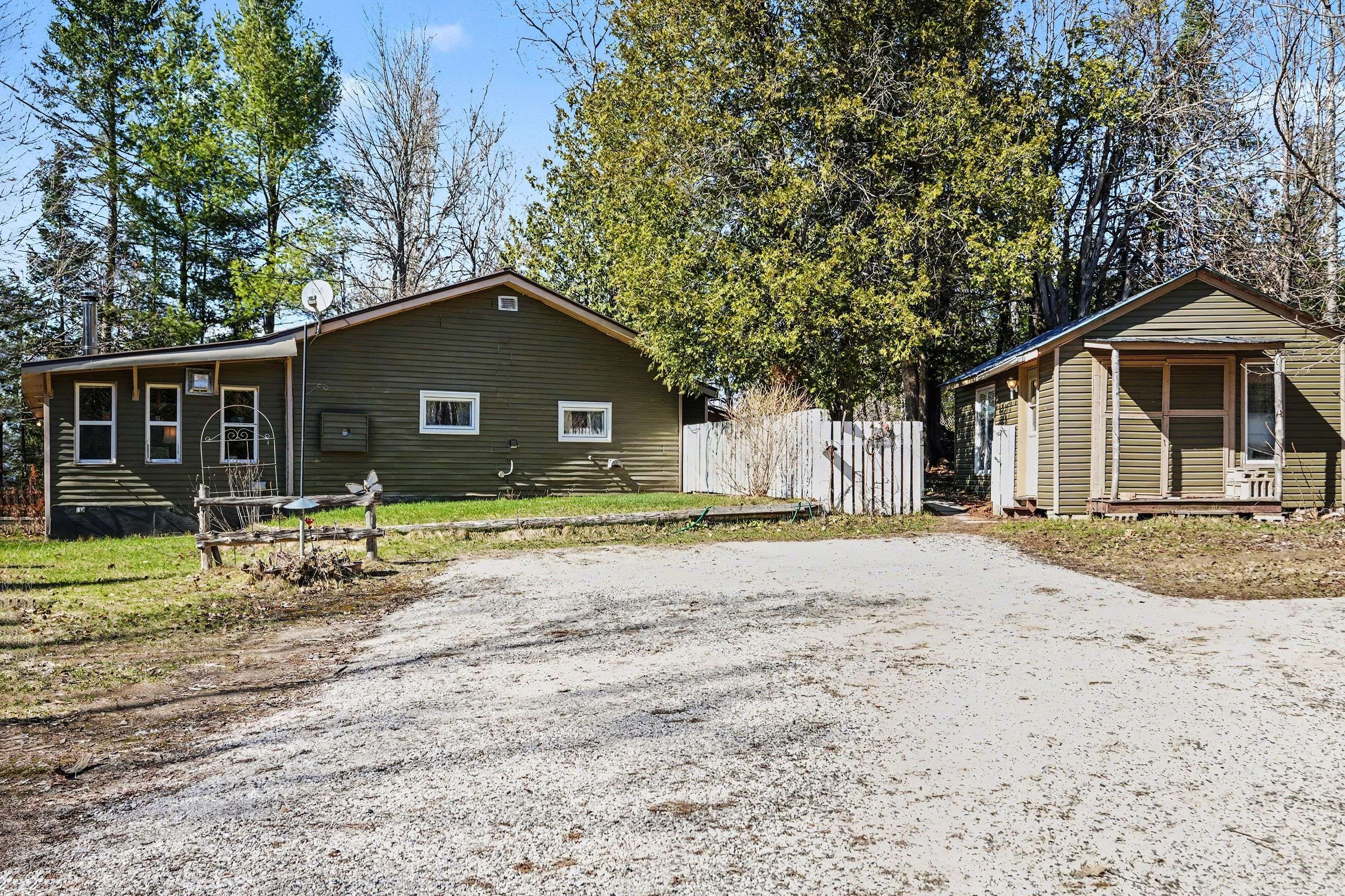176 Clyde LN, Lanark Highlands, ON K0G 1K0