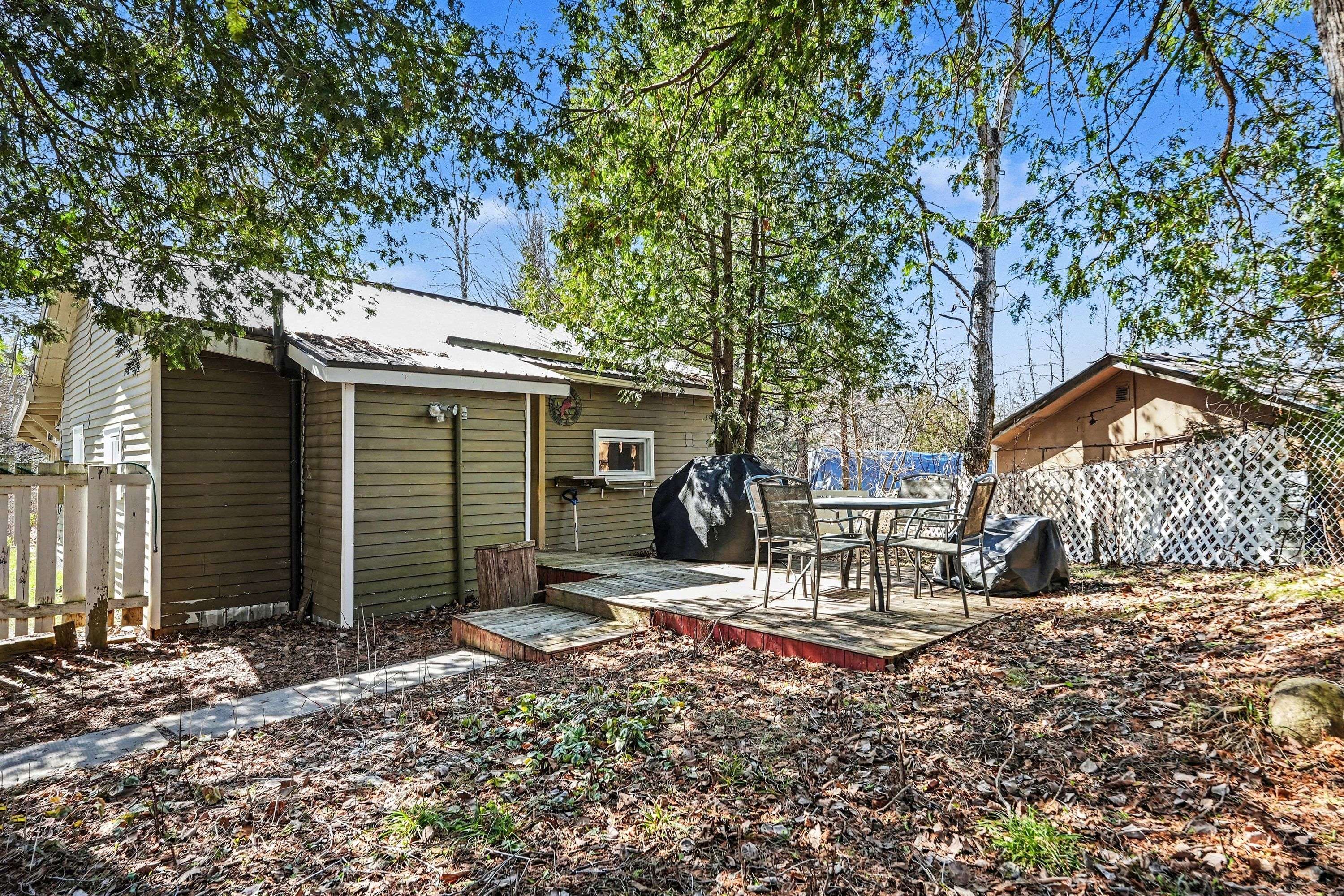 176 Clyde LN, Lanark Highlands, ON K0G 1K0