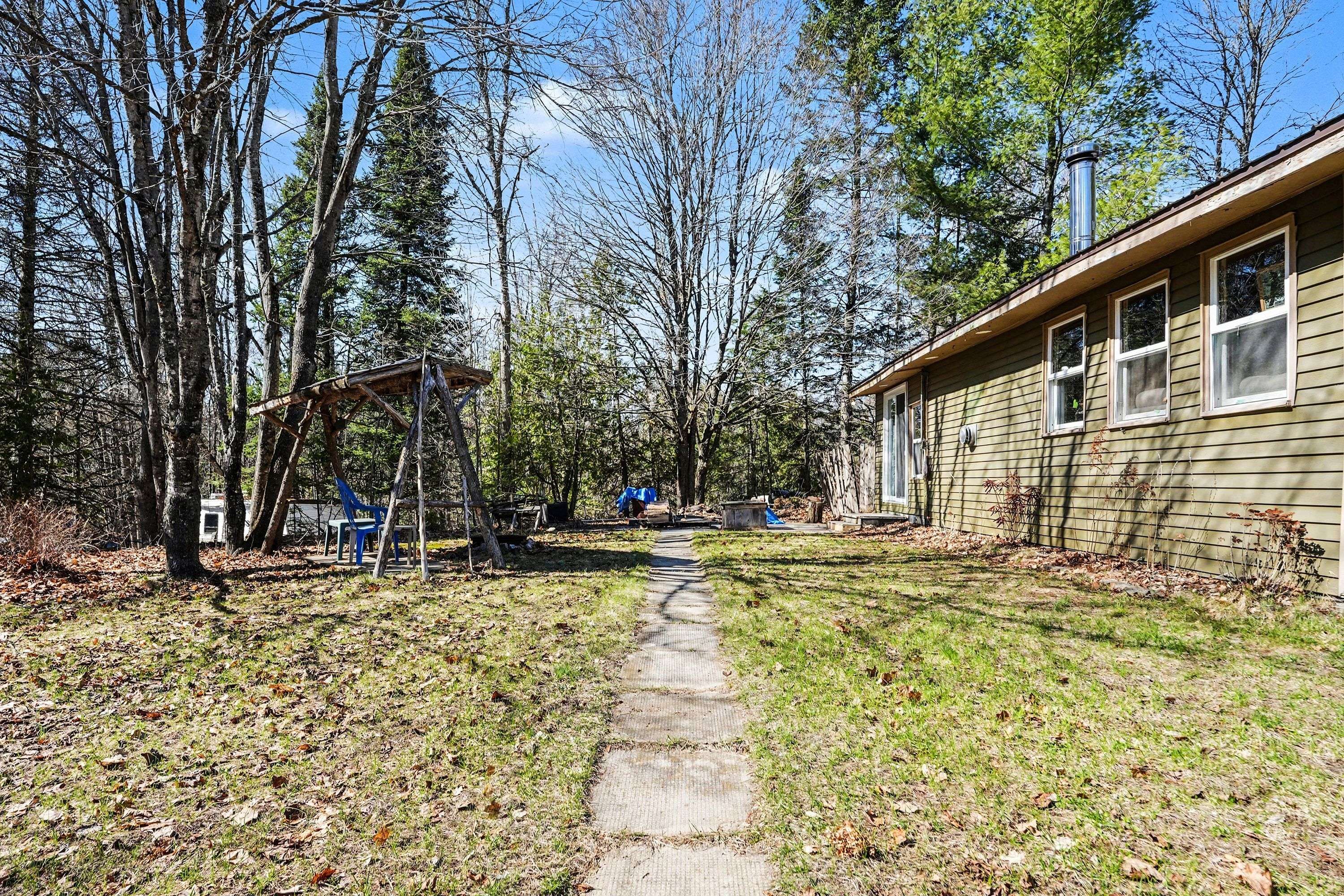 176 Clyde LN, Lanark Highlands, ON K0G 1K0