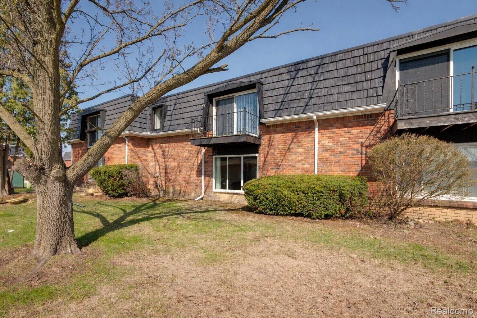 1866 Colonial Village WAY #1, Waterford Charter Township, MI 48328