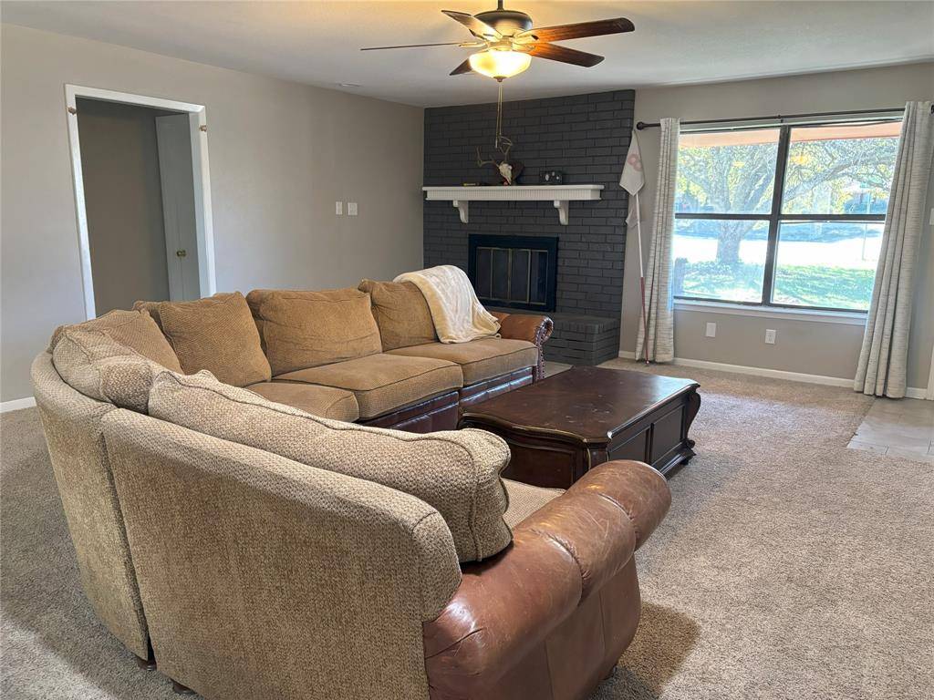 1405 N Prairie Wind Boulevard, Stephenville, TX 76401