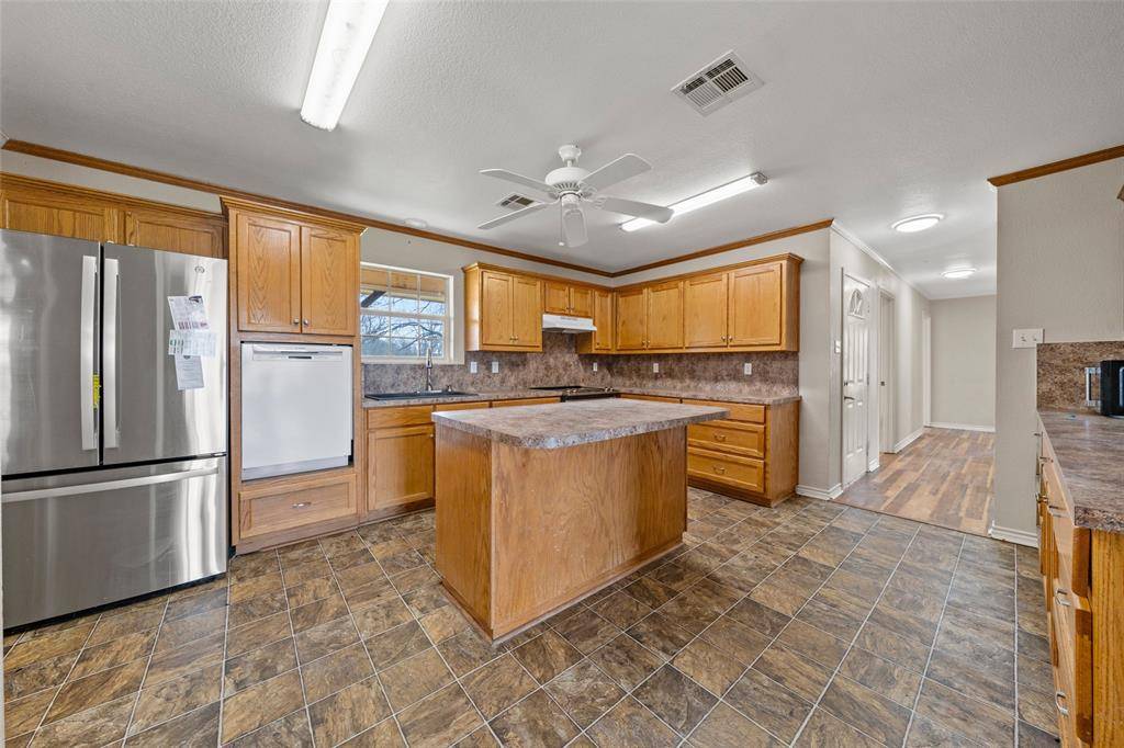 771 HCR 2233, West, TX 76691