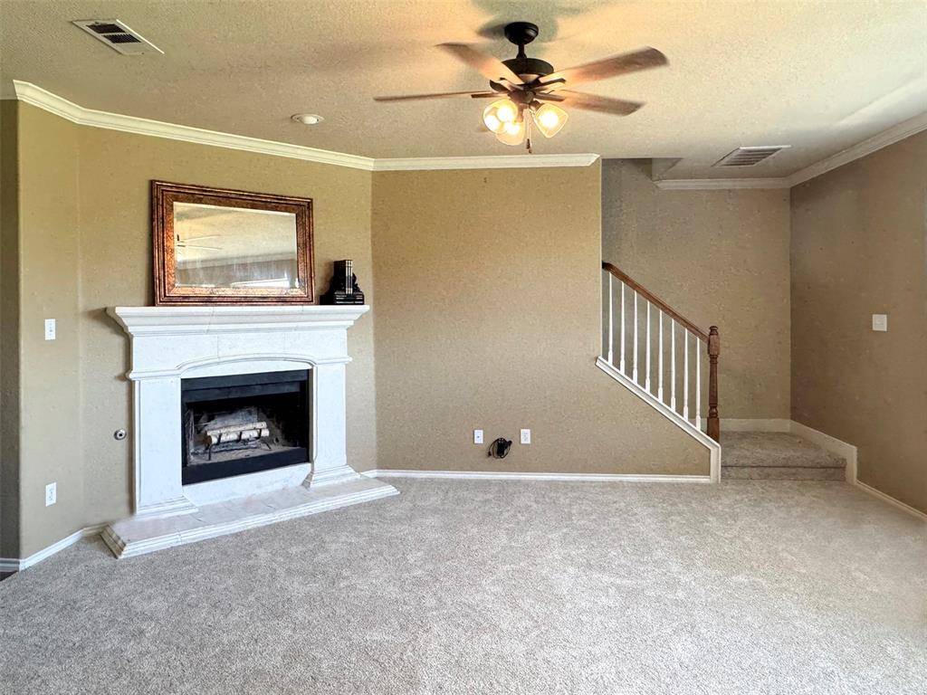 1929 Frosted Willow Lane, Fort Worth, TX 76177