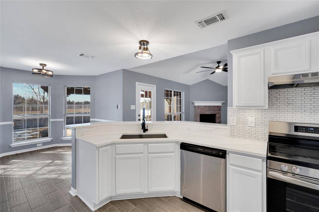 100 Otter, Waxahachie, TX 75165