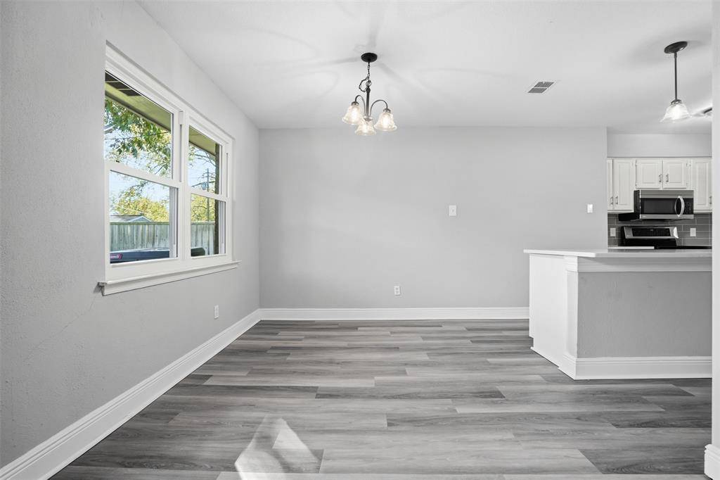 2217 Honey Creek Lane, Arlington, TX 76006