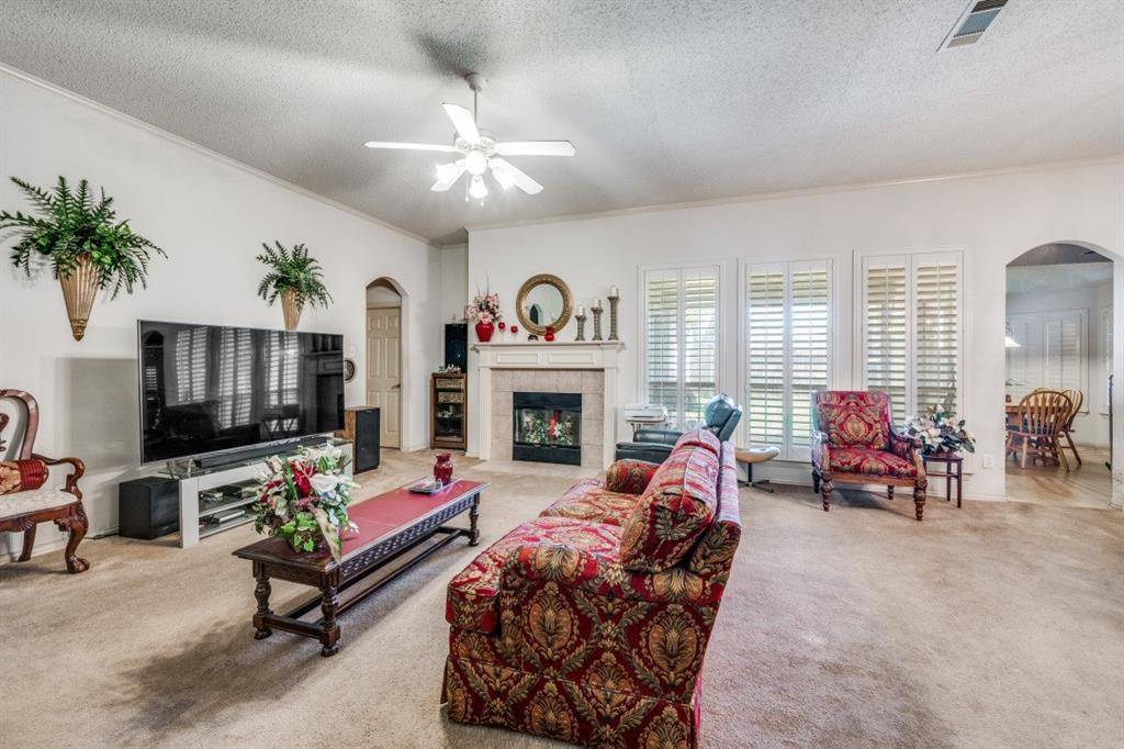 1606 Cancun Drive, Mansfield, TX 76063