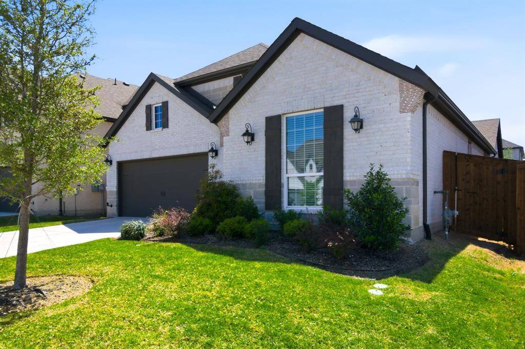 910 Winter Cherry Lane, Haslet, TX 76052