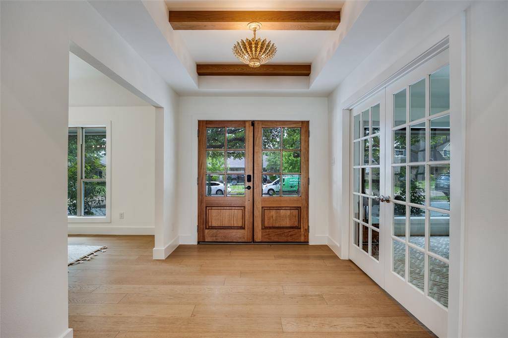 7147 Lakehurst Avenue, Dallas, TX 75230