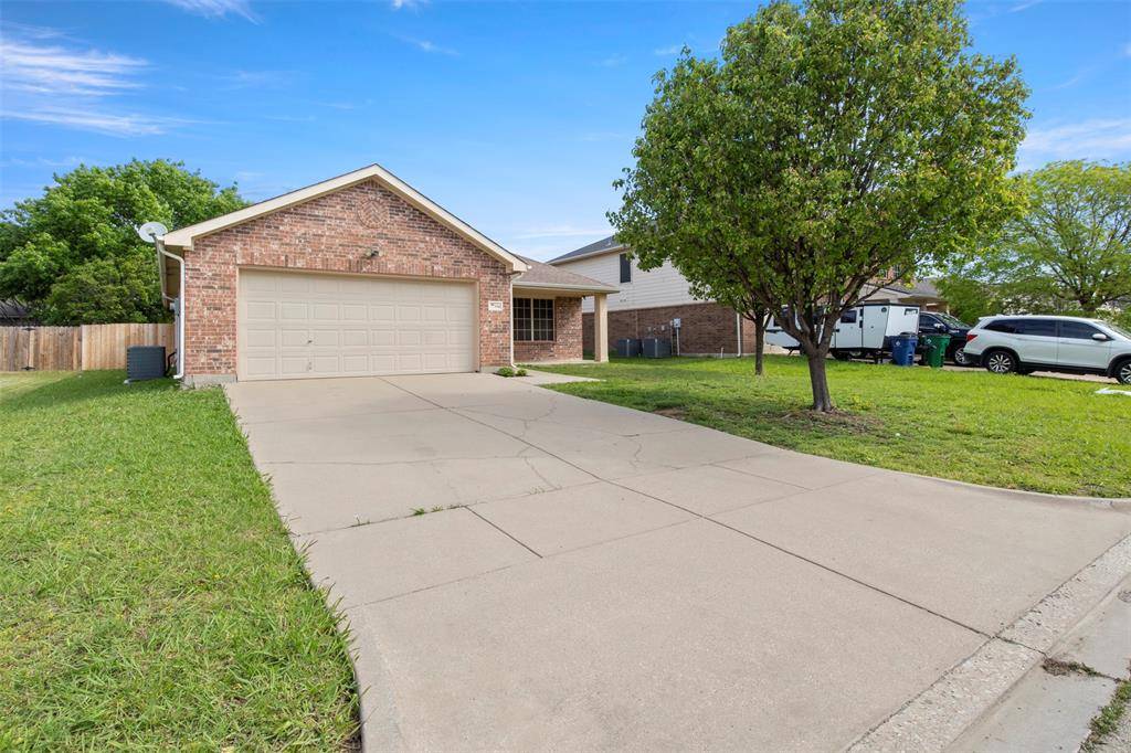 536 Del Mar Drive, Ponder, TX 76259