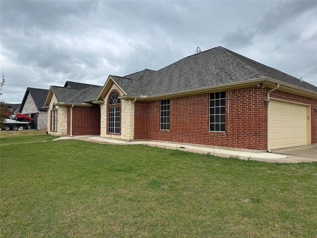 543 Islet Drive, Runaway Bay, TX 76426