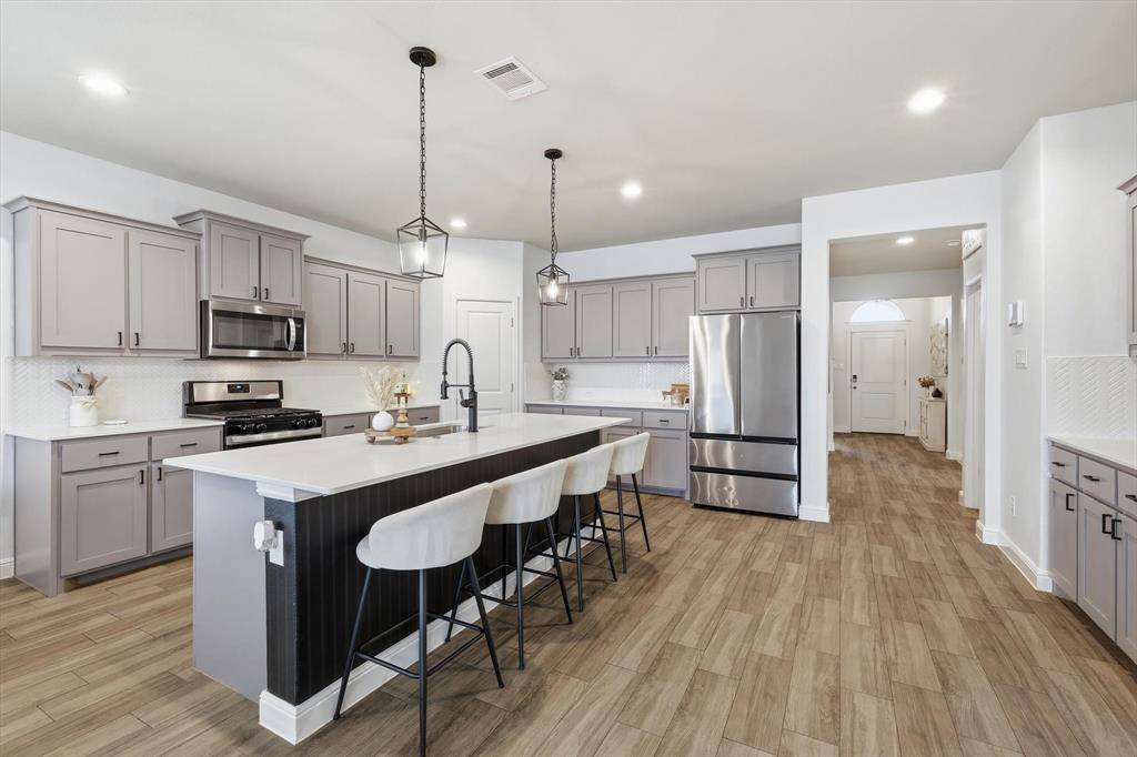 2369 Briscoe Ranch Drive, Weatherford, TX 76087