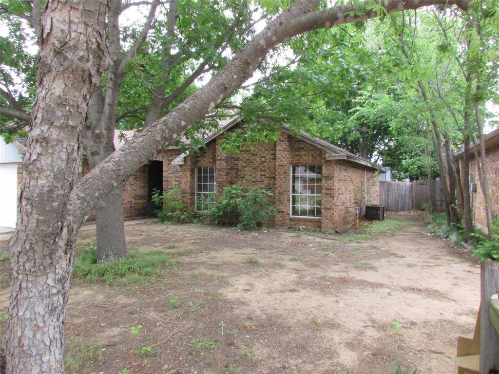 8337 Cloverglen Lane, Fort Worth, TX 76123