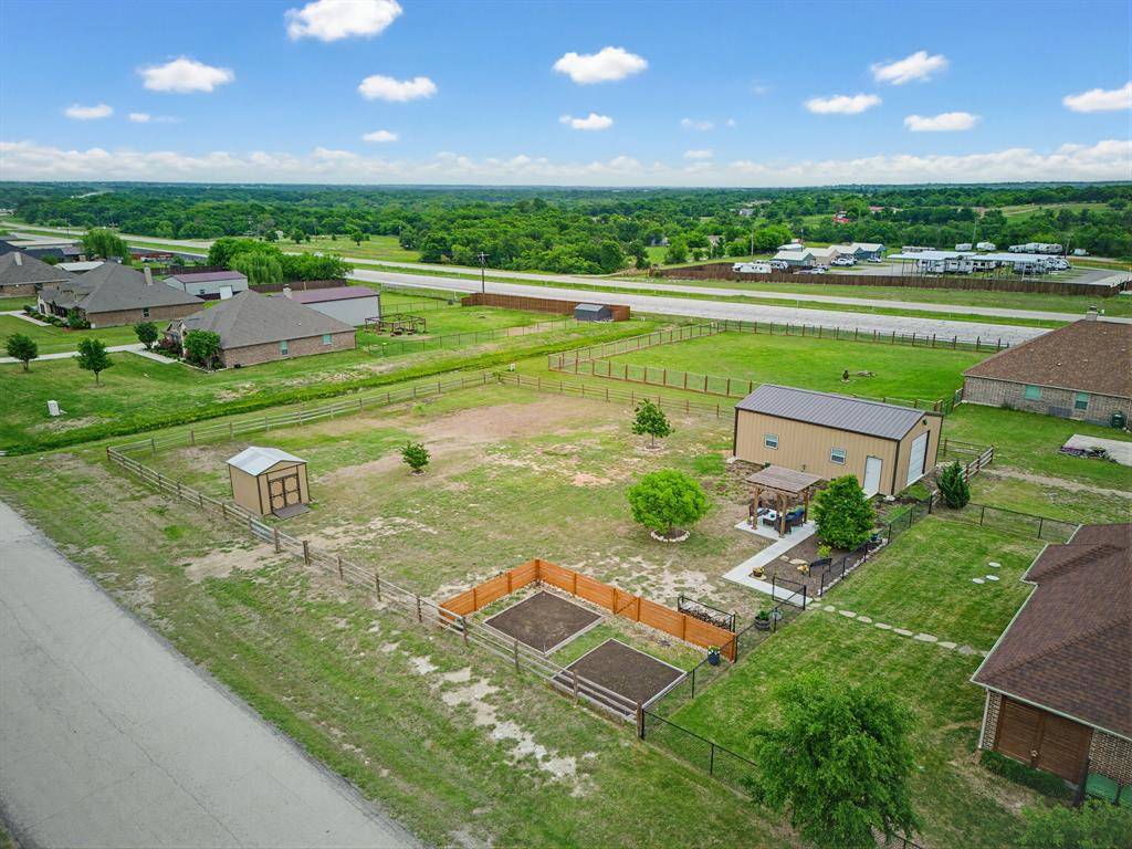 122 Highland Hills Boulevard, Decatur, TX 76234