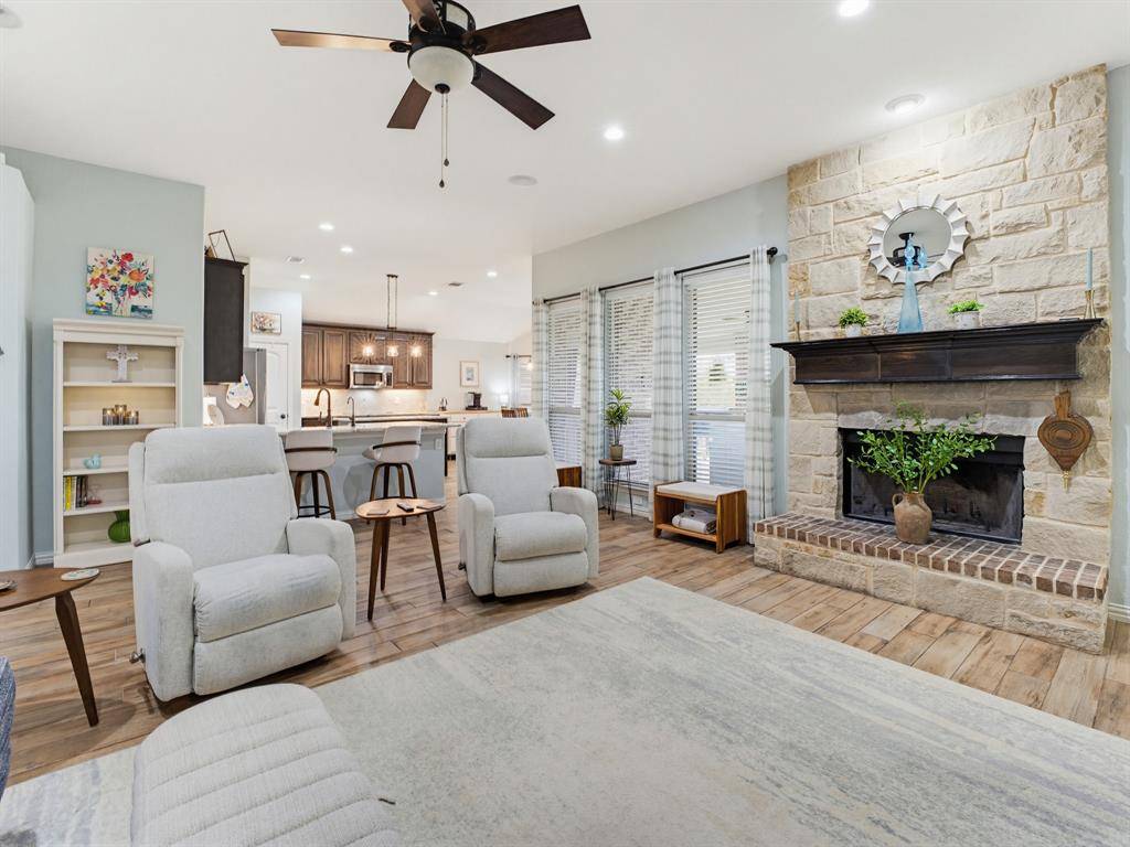 122 Highland Hills Boulevard, Decatur, TX 76234