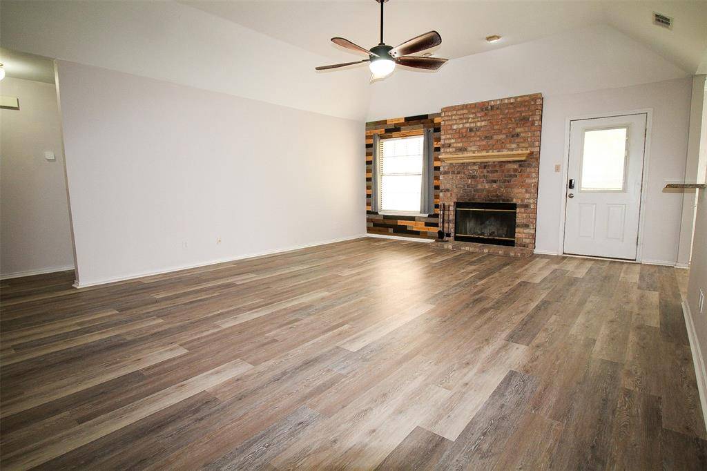 812 Mockingbird Street, Bonham, TX 75418