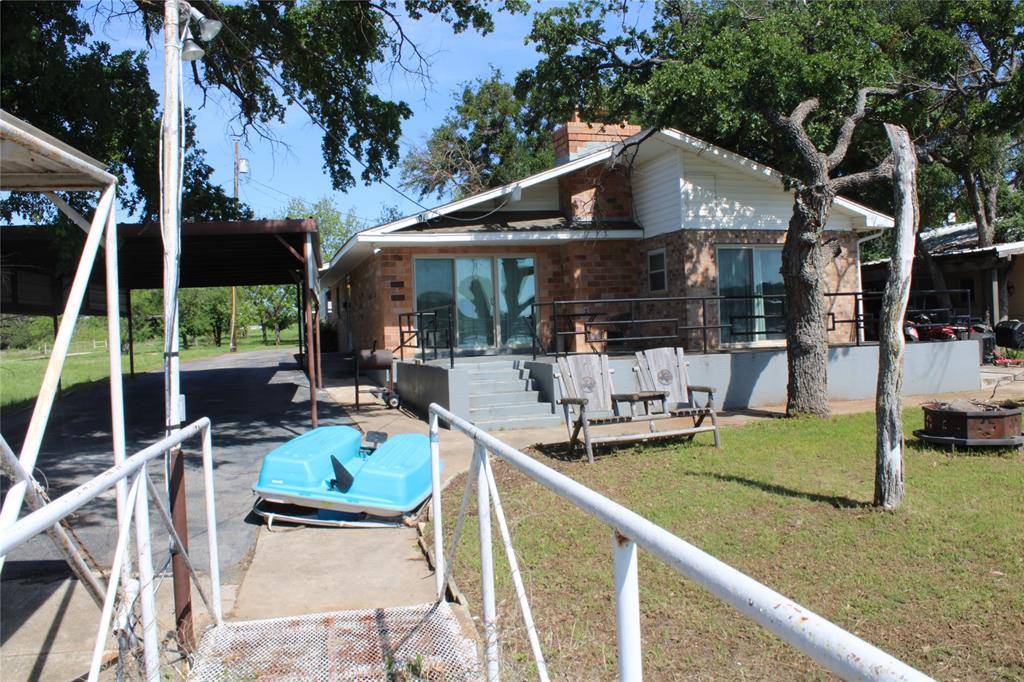 225 Avolyne Avenue, Brownwood, TX 76801