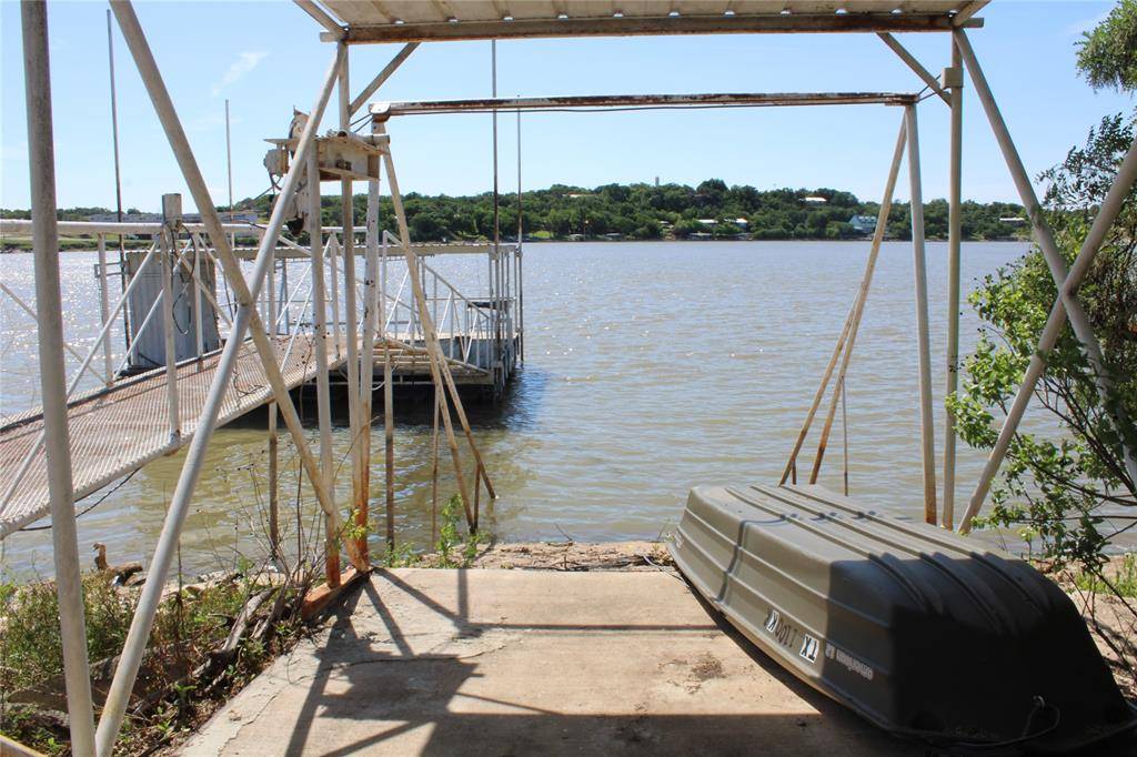 225 Avolyne Avenue, Brownwood, TX 76801