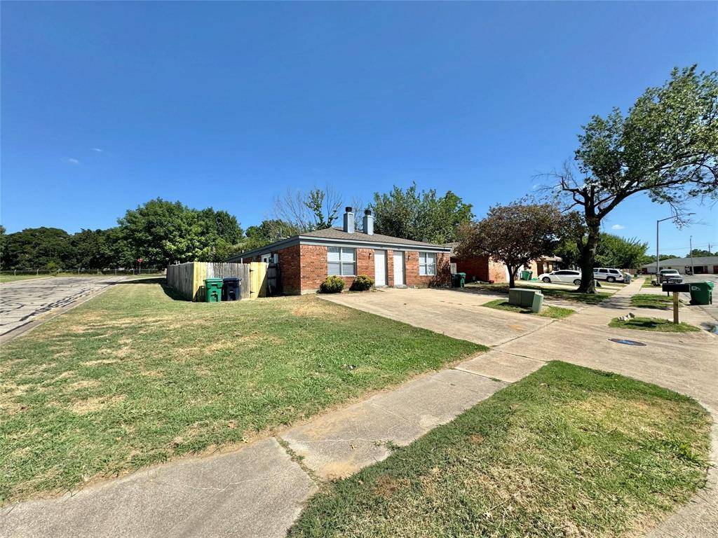 305 Casie Court, Denton, TX 76207