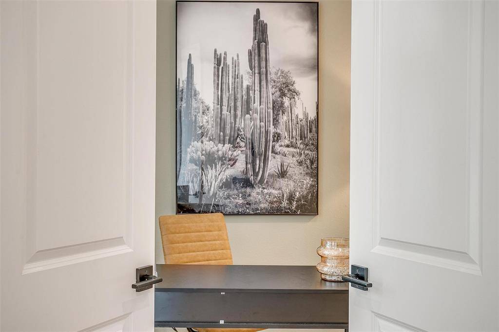 130 S Cooper Street, Arlington, TX 76013