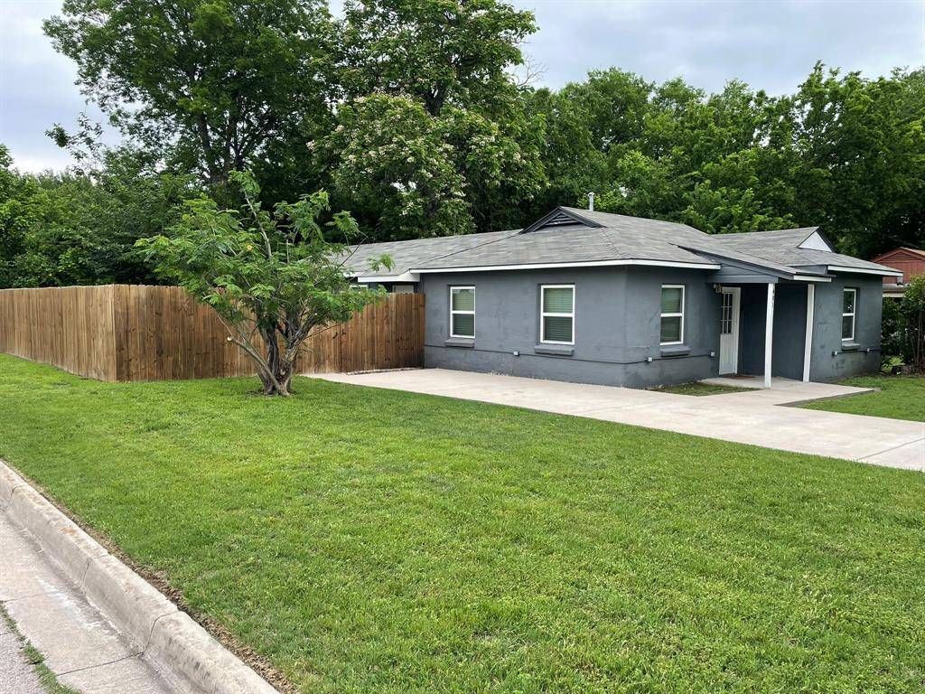 401 S Mcentire Court, White Settlement, TX 76108