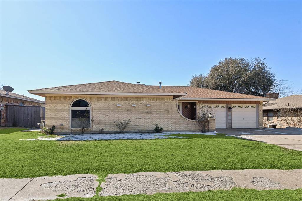 2106 Avalon Lane, Arlington, TX 76014