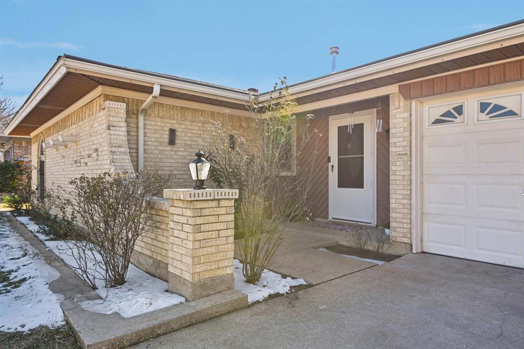 2106 Avalon Lane, Arlington, TX 76014