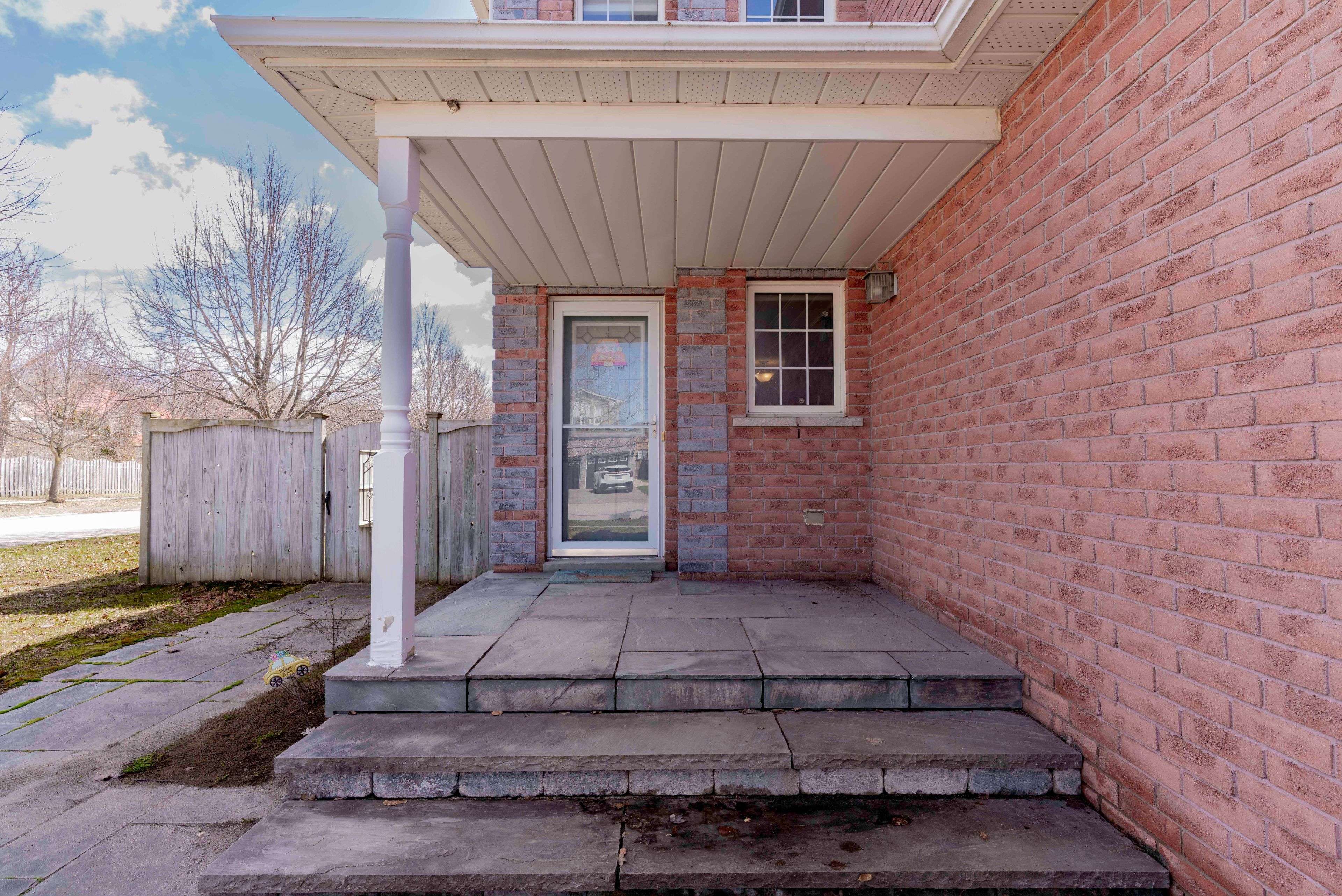 63 Gore DR, Barrie, ON L4N 5R5