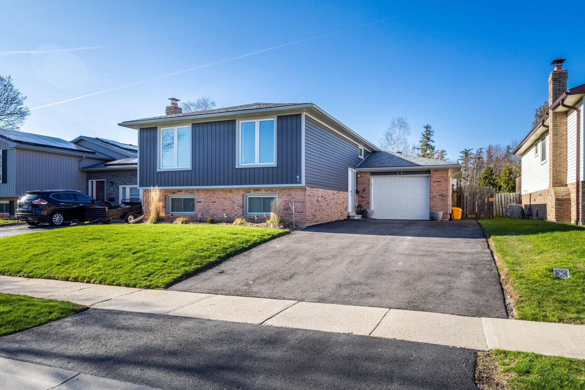 19 Southglen RD, Brant, ON N3R 6Z8
