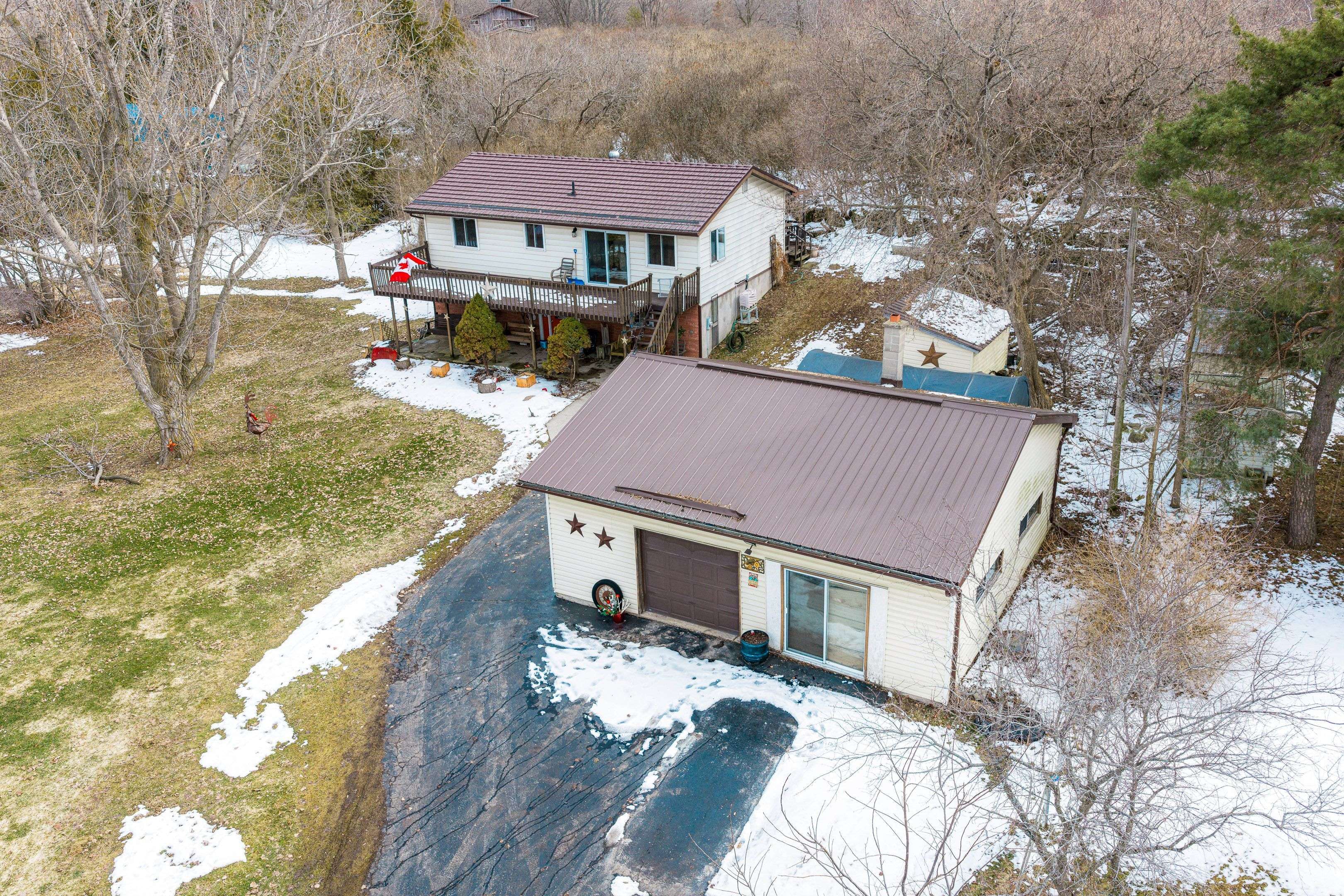 23 Lucinda ST, Frontenac Islands, ON K0H 2Y0