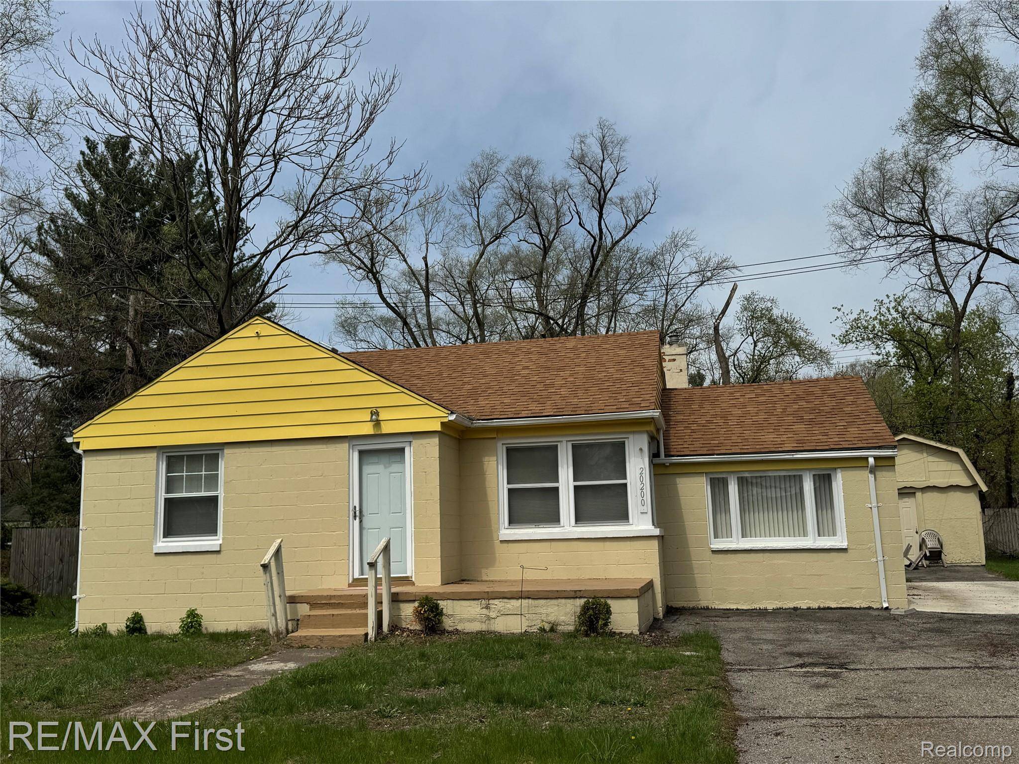 20200 Westhampton AVE, Southfield, MI 48075