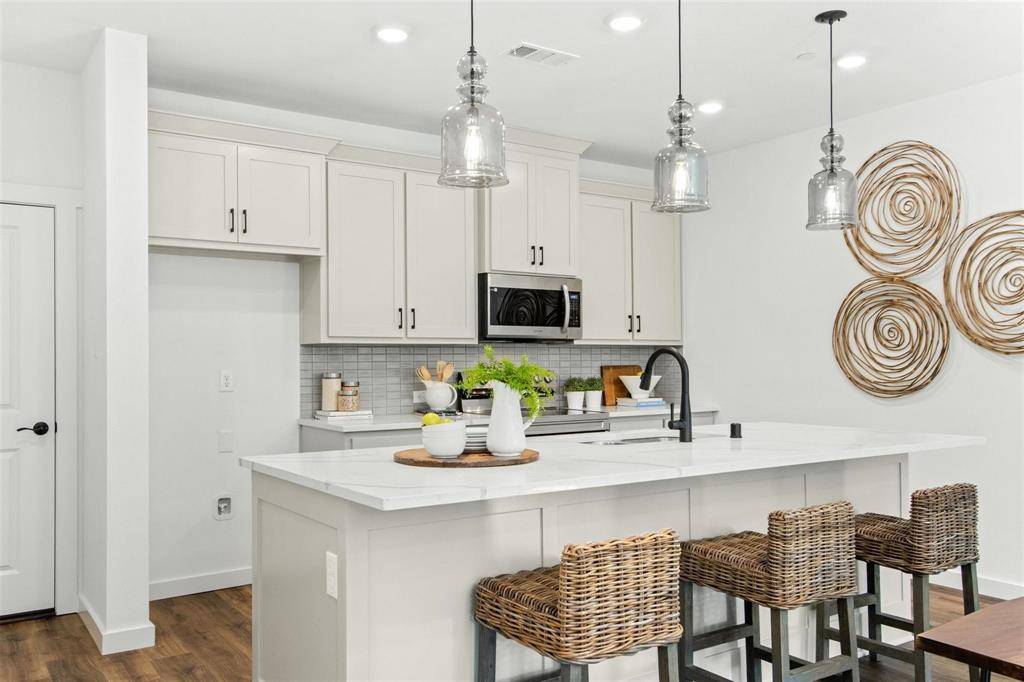 7328 Concha Drive, Grand Prairie, TX 75054